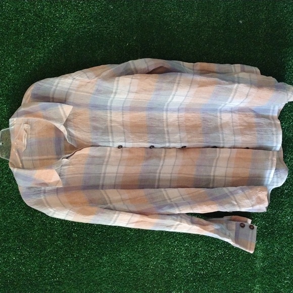 Plaid Button-Up Shirt in Pastel Colors - Picture 3 of 3